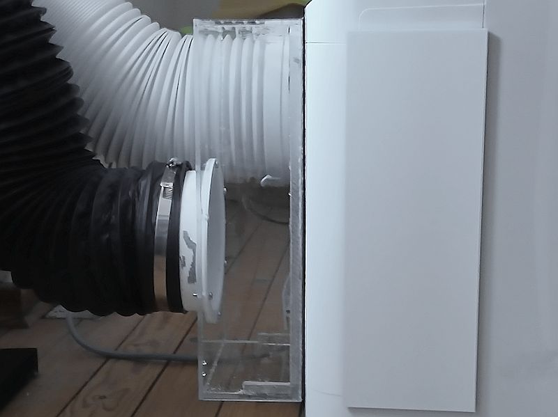 Ansaugbox seitlich betrachtet auf Midea Silent Cool 26 Pro